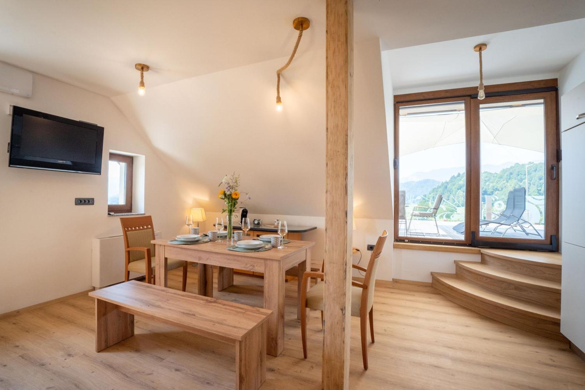 Aparthotel Hom At Vintgar Zgornje Gorje Quarto foto
