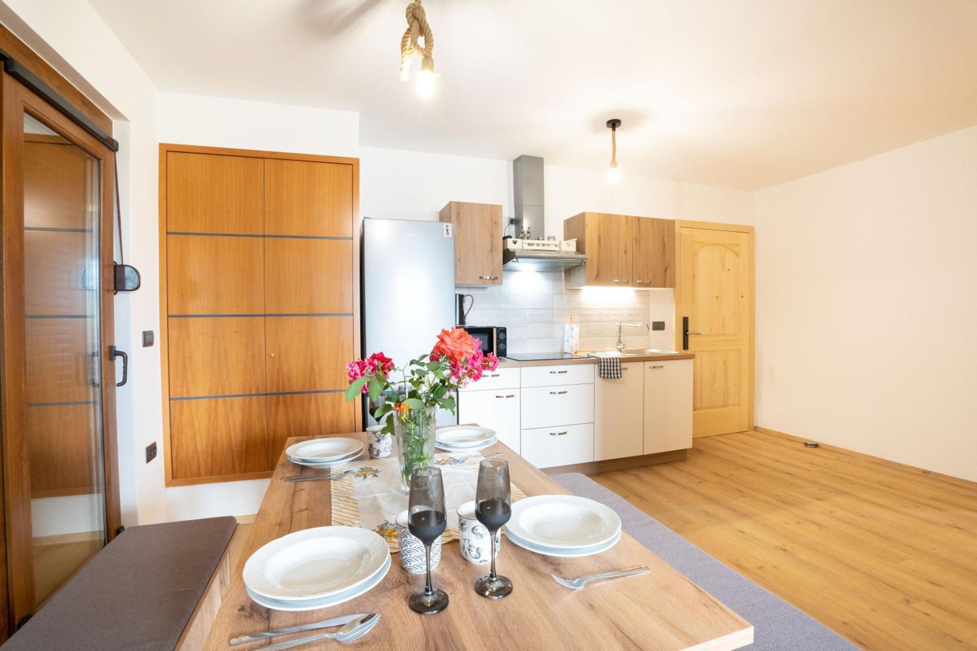 Aparthotel Hom At Vintgar Zgornje Gorje Quarto foto